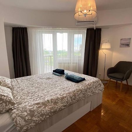 New Luxury Flat In Front Of The Parliament At Unirii Apartman Bukarest Kültér fotó