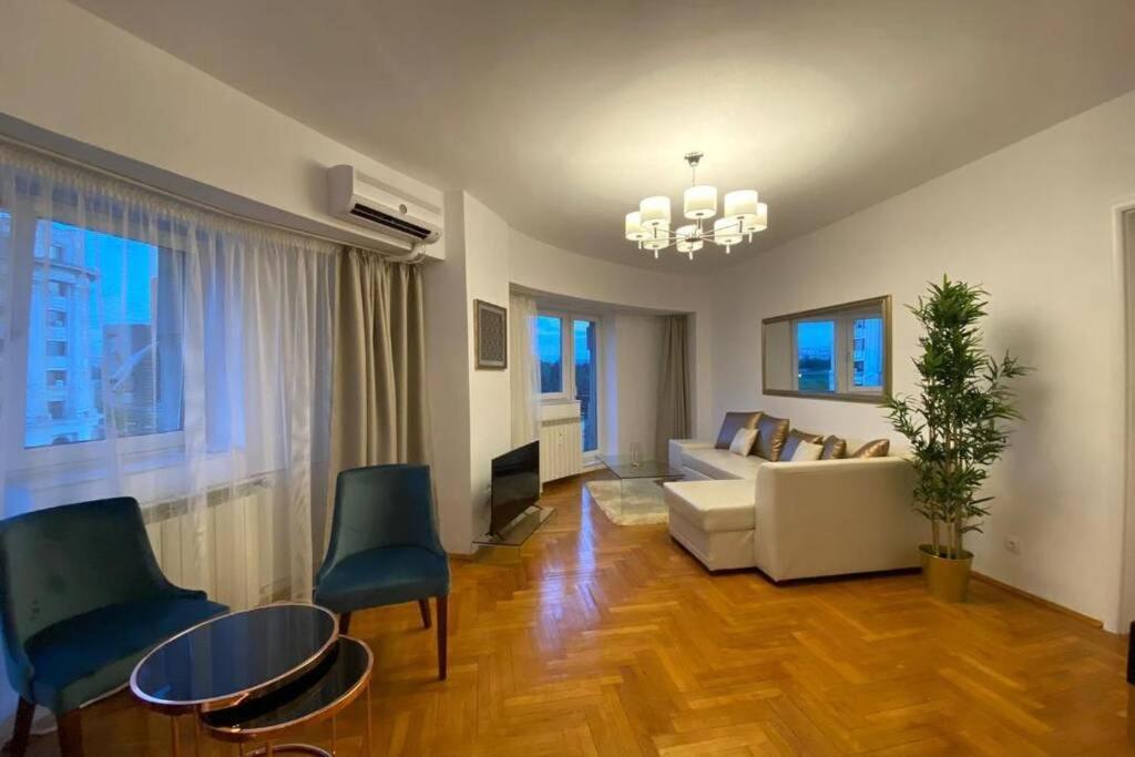 New Luxury Flat In Front Of The Parliament At Unirii Apartman Bukarest Kültér fotó