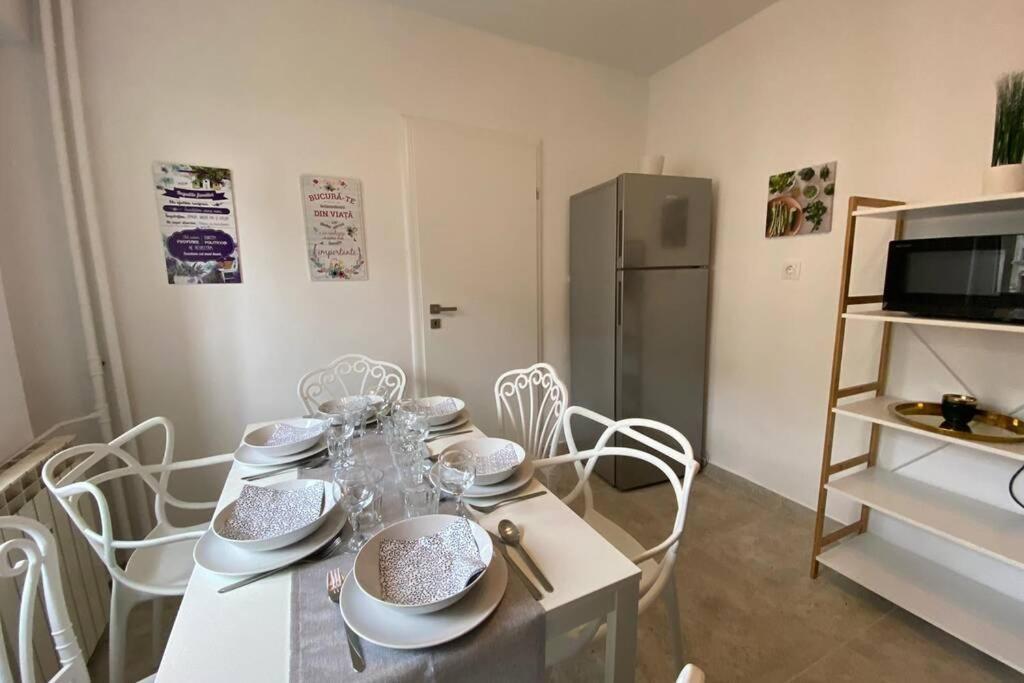 New Luxury Flat In Front Of The Parliament At Unirii Apartman Bukarest Kültér fotó