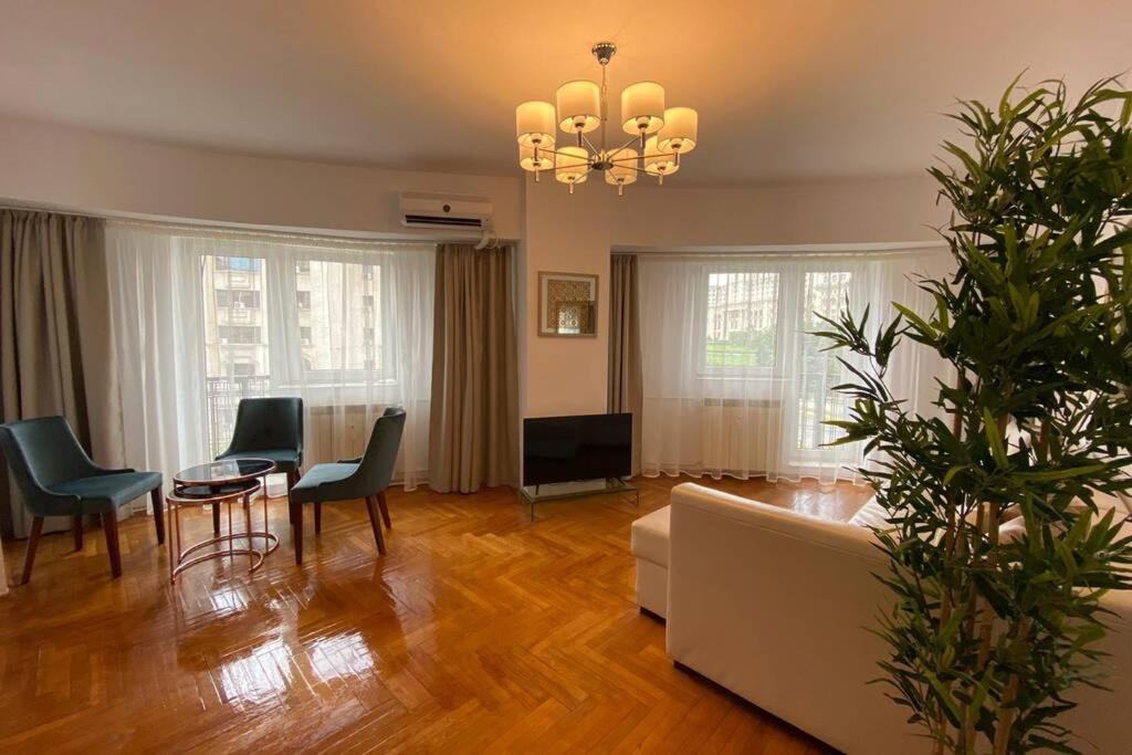 New Luxury Flat In Front Of The Parliament At Unirii Apartman Bukarest Kültér fotó