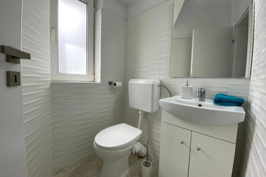 New Luxury Flat In Front Of The Parliament At Unirii Apartman Bukarest Kültér fotó